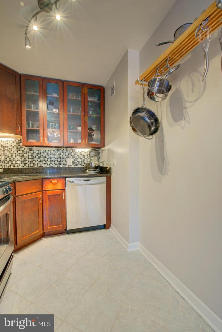 3000 SPOUT RUN PKWY #C603, ARLINGTON, Virginia 22201, 1 Bedroom Bedrooms, ,1 BathroomBathrooms,Residential,For sale,3000 SPOUT RUN PKWY #C603,VAAR2065880 MLS # VAAR2065880 3000 SPOUT RUN PKWY #C603, ARLINGTON, Virginia 22201, 1 Bedroom Bedrooms, ,1 BathroomBathrooms,Residential,For sale,3000 SPOUT RUN PKWY #C603,VAAR2065880 MLS # VAAR2065880