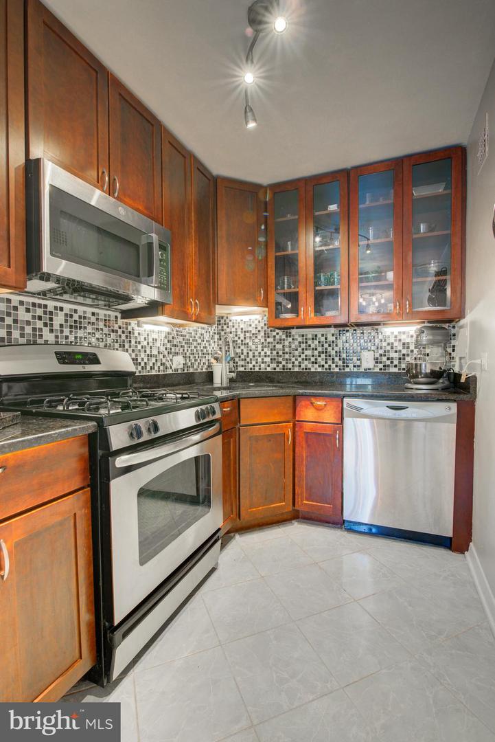 3000 SPOUT RUN PKWY #C603, ARLINGTON, Virginia 22201, 1 Bedroom Bedrooms, ,1 BathroomBathrooms,Residential,For sale,3000 SPOUT RUN PKWY #C603,VAAR2065880 MLS # VAAR2065880 3000 SPOUT RUN PKWY #C603, ARLINGTON, Virginia 22201, 1 Bedroom Bedrooms, ,1 BathroomBathrooms,Residential,For sale,3000 SPOUT RUN PKWY #C603,VAAR2065880 MLS # VAAR2065880