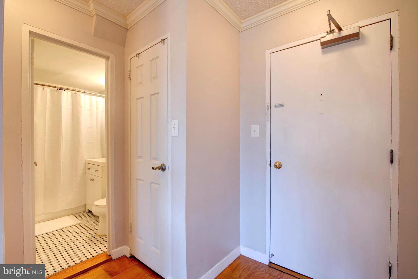 3000 SPOUT RUN PKWY #C603, ARLINGTON, Virginia 22201, 1 Bedroom Bedrooms, ,1 BathroomBathrooms,Residential,For sale,3000 SPOUT RUN PKWY #C603,VAAR2065880 MLS # VAAR2065880 3000 SPOUT RUN PKWY #C603, ARLINGTON, Virginia 22201, 1 Bedroom Bedrooms, ,1 BathroomBathrooms,Residential,For sale,3000 SPOUT RUN PKWY #C603,VAAR2065880 MLS # VAAR2065880