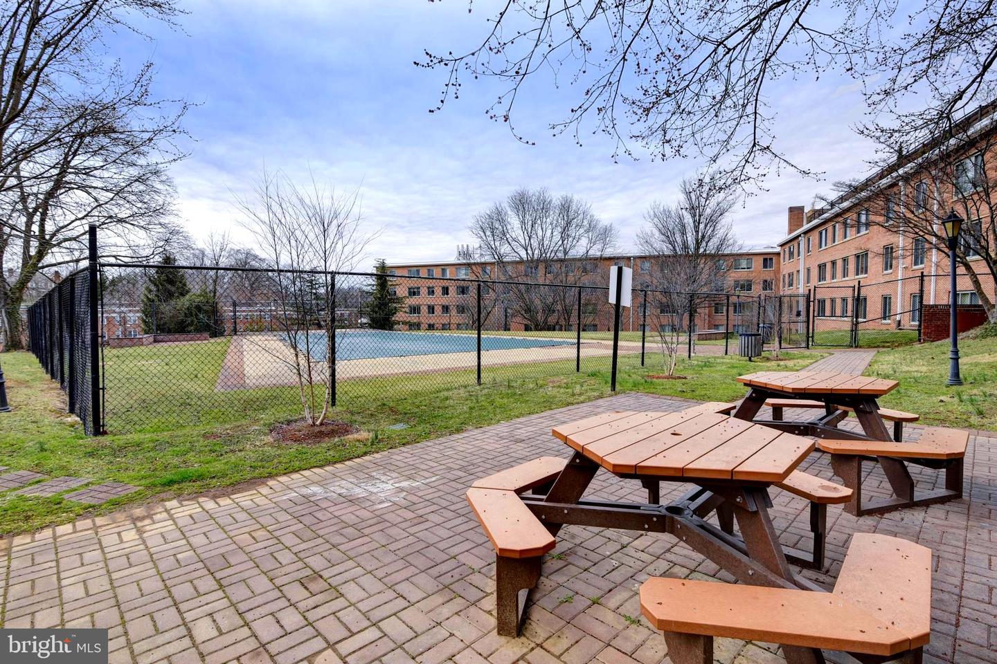 3000 SPOUT RUN PKWY #C603, ARLINGTON, Virginia 22201, 1 Bedroom Bedrooms, ,1 BathroomBathrooms,Residential,For sale,3000 SPOUT RUN PKWY #C603,VAAR2065880 MLS # VAAR2065880 3000 SPOUT RUN PKWY #C603, ARLINGTON, Virginia 22201, 1 Bedroom Bedrooms, ,1 BathroomBathrooms,Residential,For sale,3000 SPOUT RUN PKWY #C603,VAAR2065880 MLS # VAAR2065880