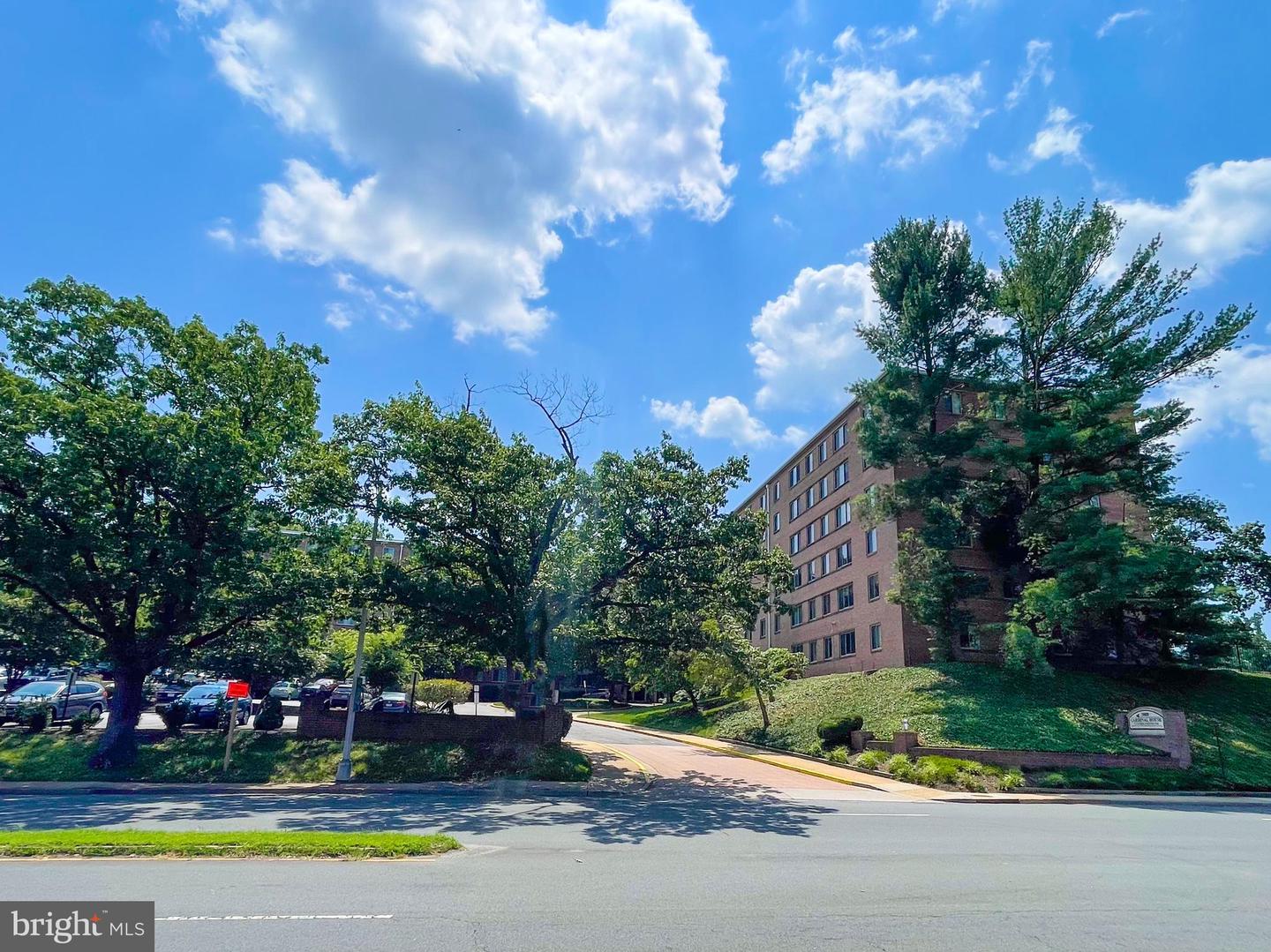 3000 SPOUT RUN PKWY #C603, ARLINGTON, Virginia 22201, 1 Bedroom Bedrooms, ,1 BathroomBathrooms,Residential,For sale,3000 SPOUT RUN PKWY #C603,VAAR2065880 MLS # VAAR2065880 3000 SPOUT RUN PKWY #C603, ARLINGTON, Virginia 22201, 1 Bedroom Bedrooms, ,1 BathroomBathrooms,Residential,For sale,3000 SPOUT RUN PKWY #C603,VAAR2065880 MLS # VAAR2065880