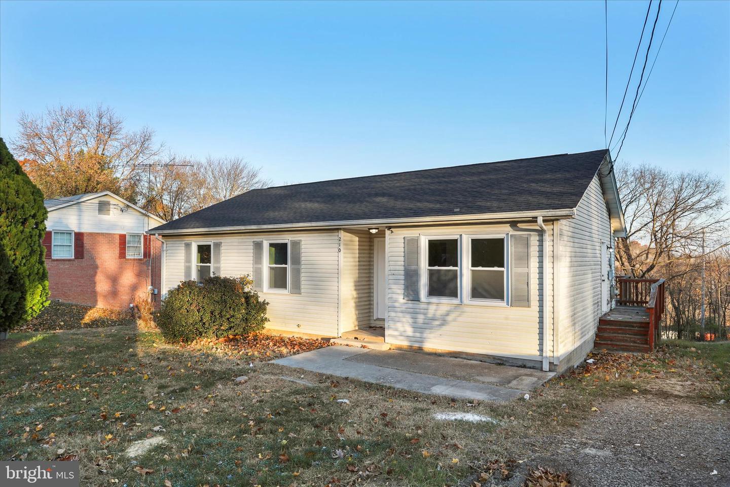 210 E 19TH ST, FRONT ROYAL, Virginia 22630, 3 Bedrooms Bedrooms, ,2 BathroomsBathrooms,Residential,For sale,210 E 19TH ST,VAWR2012760 MLS # VAWR2012760 210 E 19TH ST, FRONT ROYAL, Virginia 22630, 3 Bedrooms Bedrooms, ,2 BathroomsBathrooms,Residential,For sale,210 E 19TH ST,VAWR2012760 MLS # VAWR2012760