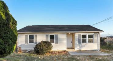 210 E 19TH ST, FRONT ROYAL, Virginia 22630, 3 Bedrooms Bedrooms, ,2 BathroomsBathrooms,Residential,For sale,210 E 19TH ST,VAWR2012760 MLS # VAWR2012760