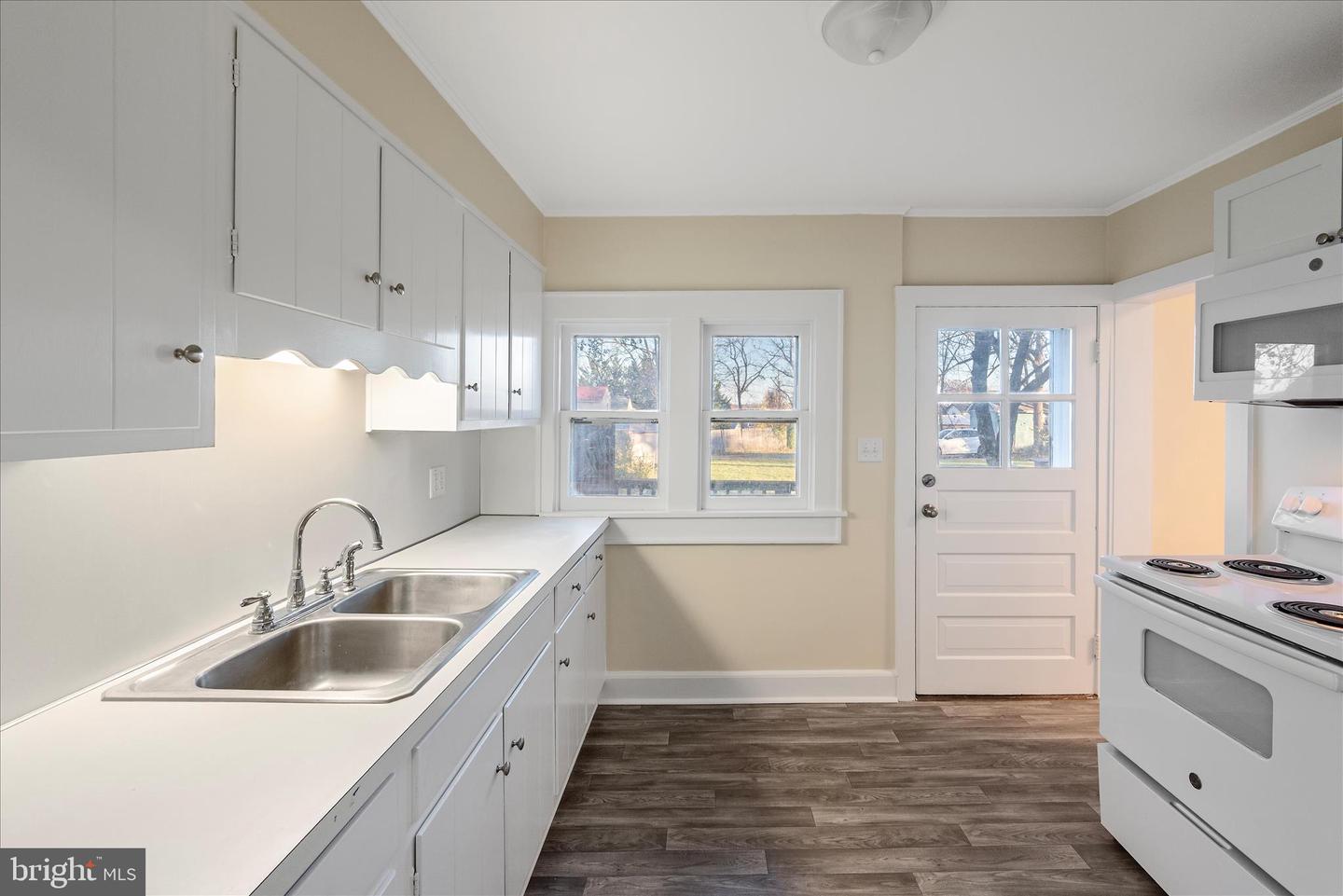 1006 S CAMERON ST, WINCHESTER, Virginia 22601, 4 Bedrooms Bedrooms, ,1 BathroomBathrooms,Residential,For sale,1006 S CAMERON ST,VAWI2009448 MLS # VAWI2009448 1006 S CAMERON ST, WINCHESTER, Virginia 22601, 4 Bedrooms Bedrooms, ,1 BathroomBathrooms,Residential,For sale,1006 S CAMERON ST,VAWI2009448 MLS # VAWI2009448