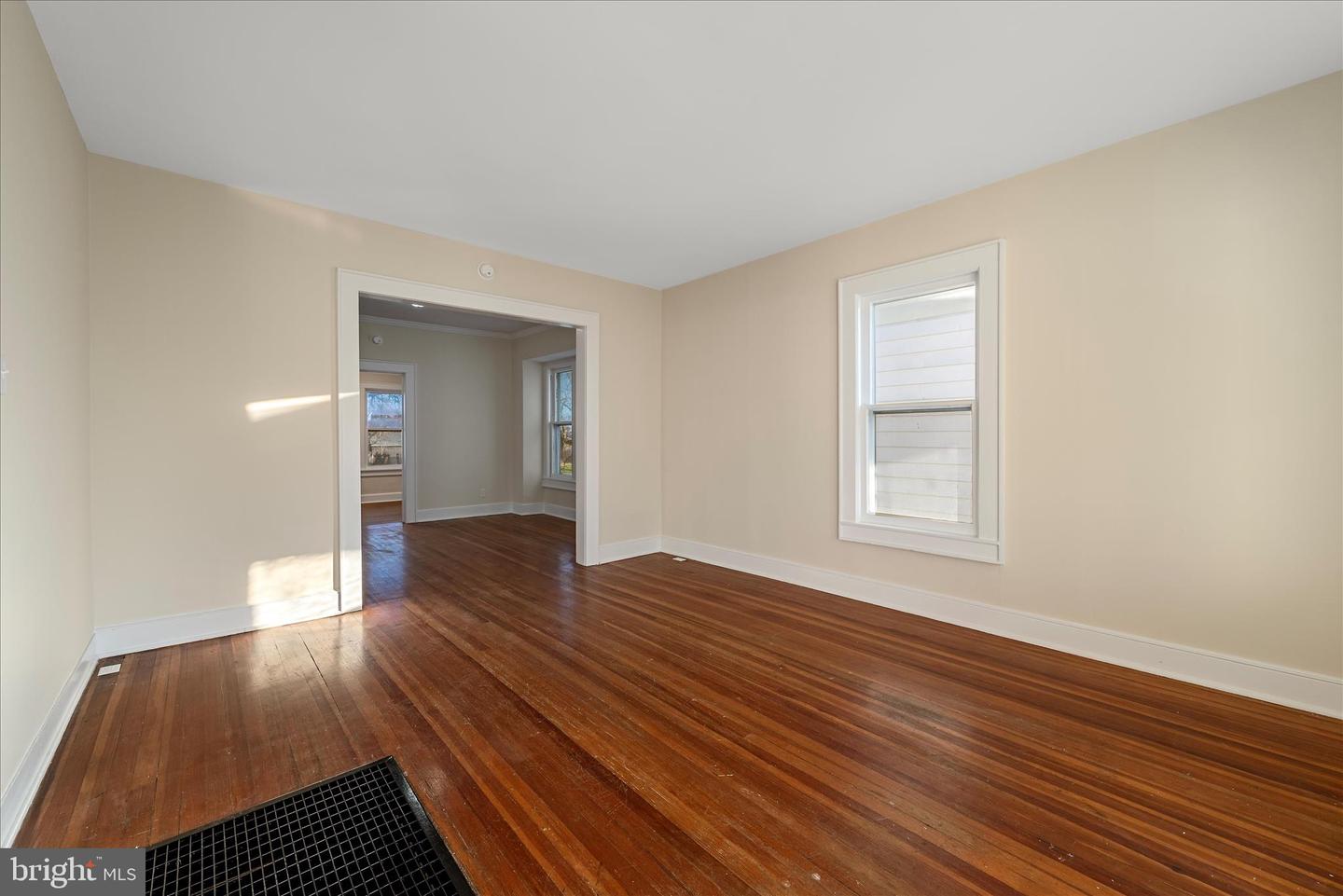 1006 S CAMERON ST, WINCHESTER, Virginia 22601, 4 Bedrooms Bedrooms, ,1 BathroomBathrooms,Residential,For sale,1006 S CAMERON ST,VAWI2009448 MLS # VAWI2009448 1006 S CAMERON ST, WINCHESTER, Virginia 22601, 4 Bedrooms Bedrooms, ,1 BathroomBathrooms,Residential,For sale,1006 S CAMERON ST,VAWI2009448 MLS # VAWI2009448