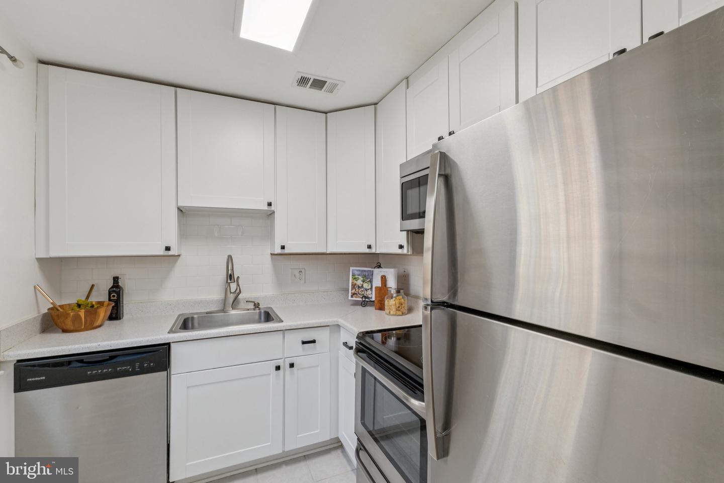 2813 ARLINGTON BLVD #159, ARLINGTON, Virginia 22201, 2 Bedrooms Bedrooms, ,1 BathroomBathrooms,Residential,For sale,2813 ARLINGTON BLVD #159,VAAR2065918 MLS # VAAR2065918 2813 ARLINGTON BLVD #159, ARLINGTON, Virginia 22201, 2 Bedrooms Bedrooms, ,1 BathroomBathrooms,Residential,For sale,2813 ARLINGTON BLVD #159,VAAR2065918 MLS # VAAR2065918