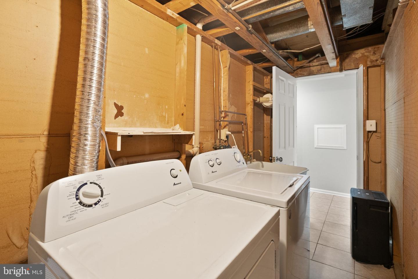 8205 CEDAR LANDING CT, ALEXANDRIA, Virginia 22306, 4 Bedrooms Bedrooms, ,3 BathroomsBathrooms,Residential,For sale,8205 CEDAR LANDING CT,VAFX2278556 MLS # VAFX2278556