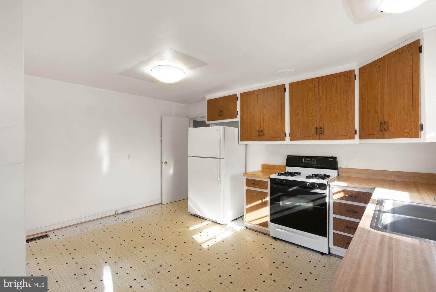 6329 EDGEMOOR LN, ALEXANDRIA, Virginia 22312, 3 Bedrooms Bedrooms, ,2 BathroomsBathrooms,Residential,For sale,6329 EDGEMOOR LN,VAFX2278714 MLS # VAFX2278714 6329 EDGEMOOR LN, ALEXANDRIA, Virginia 22312, 3 Bedrooms Bedrooms, ,2 BathroomsBathrooms,Residential,For sale,6329 EDGEMOOR LN,VAFX2278714 MLS # VAFX2278714