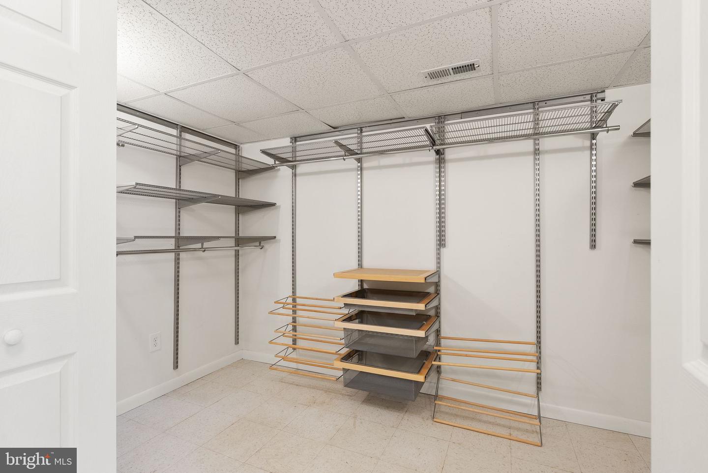 6329 EDGEMOOR LN, ALEXANDRIA, Virginia 22312, 3 Bedrooms Bedrooms, ,2 BathroomsBathrooms,Residential,For sale,6329 EDGEMOOR LN,VAFX2278714 MLS # VAFX2278714 6329 EDGEMOOR LN, ALEXANDRIA, Virginia 22312, 3 Bedrooms Bedrooms, ,2 BathroomsBathrooms,Residential,For sale,6329 EDGEMOOR LN,VAFX2278714 MLS # VAFX2278714