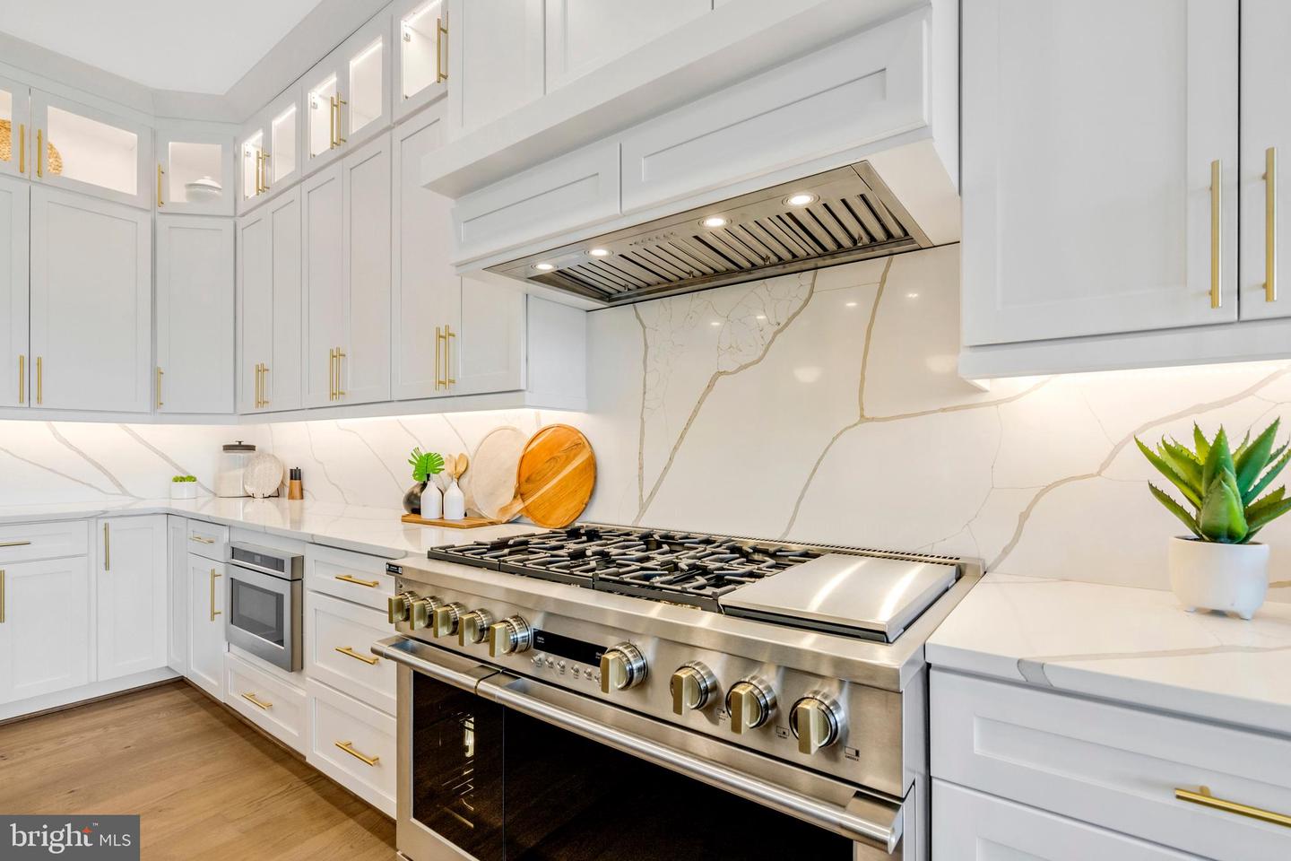 1321 HUNTER MILL RD, VIENNA, Virginia 22182, 7 Bedrooms Bedrooms, ,6 BathroomsBathrooms,Residential,For sale,1321 HUNTER MILL RD,VAFX2278716 MLS # VAFX2278716 1321 HUNTER MILL RD, VIENNA, Virginia 22182, 7 Bedrooms Bedrooms, ,6 BathroomsBathrooms,Residential,For sale,1321 HUNTER MILL RD,VAFX2278716 MLS # VAFX2278716