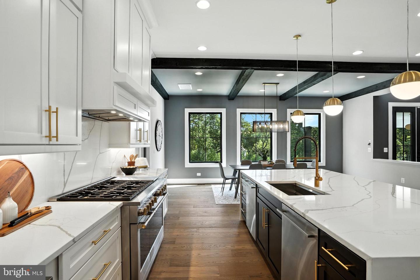 1321 HUNTER MILL RD, VIENNA, Virginia 22182, 7 Bedrooms Bedrooms, ,6 BathroomsBathrooms,Residential,For sale,1321 HUNTER MILL RD,VAFX2278716 MLS # VAFX2278716 1321 HUNTER MILL RD, VIENNA, Virginia 22182, 7 Bedrooms Bedrooms, ,6 BathroomsBathrooms,Residential,For sale,1321 HUNTER MILL RD,VAFX2278716 MLS # VAFX2278716