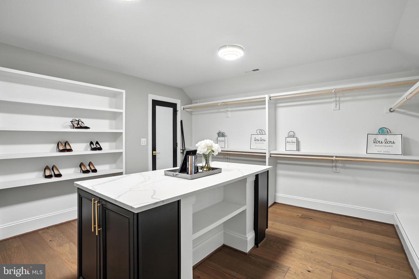 1321 HUNTER MILL RD, VIENNA, Virginia 22182, 7 Bedrooms Bedrooms, ,6 BathroomsBathrooms,Residential,For sale,1321 HUNTER MILL RD,VAFX2278716 MLS # VAFX2278716 1321 HUNTER MILL RD, VIENNA, Virginia 22182, 7 Bedrooms Bedrooms, ,6 BathroomsBathrooms,Residential,For sale,1321 HUNTER MILL RD,VAFX2278716 MLS # VAFX2278716