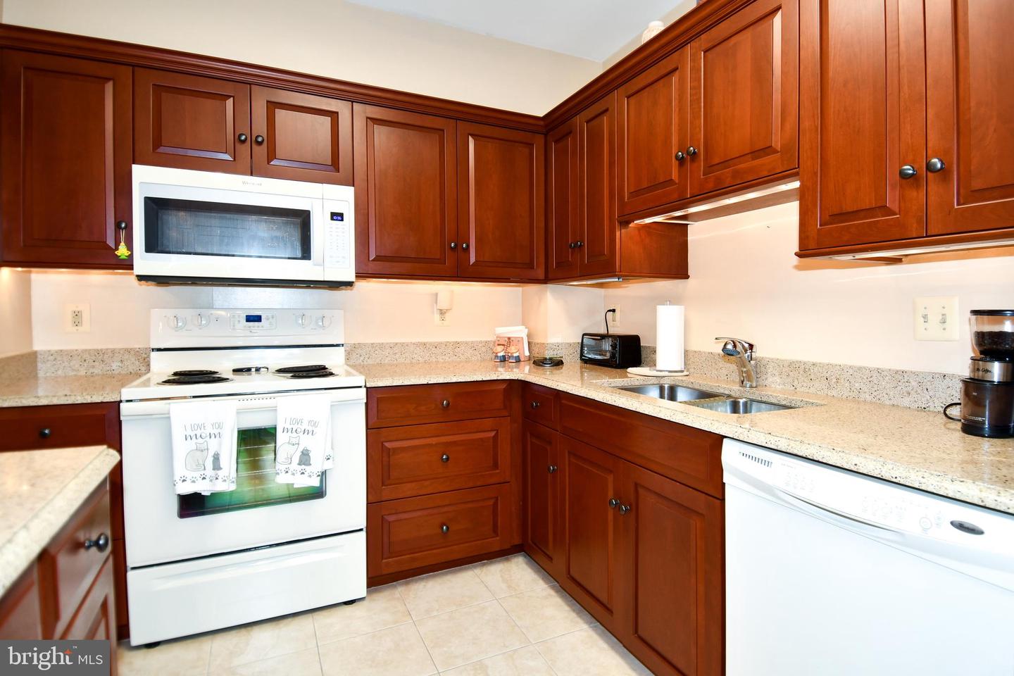 1250 S WASHINGTON ST #816, ALEXANDRIA, Virginia 22314, 2 Bedrooms Bedrooms, ,2 BathroomsBathrooms,Residential,For sale,1250 S WASHINGTON ST #816,VAAX2051734 MLS # VAAX2051734