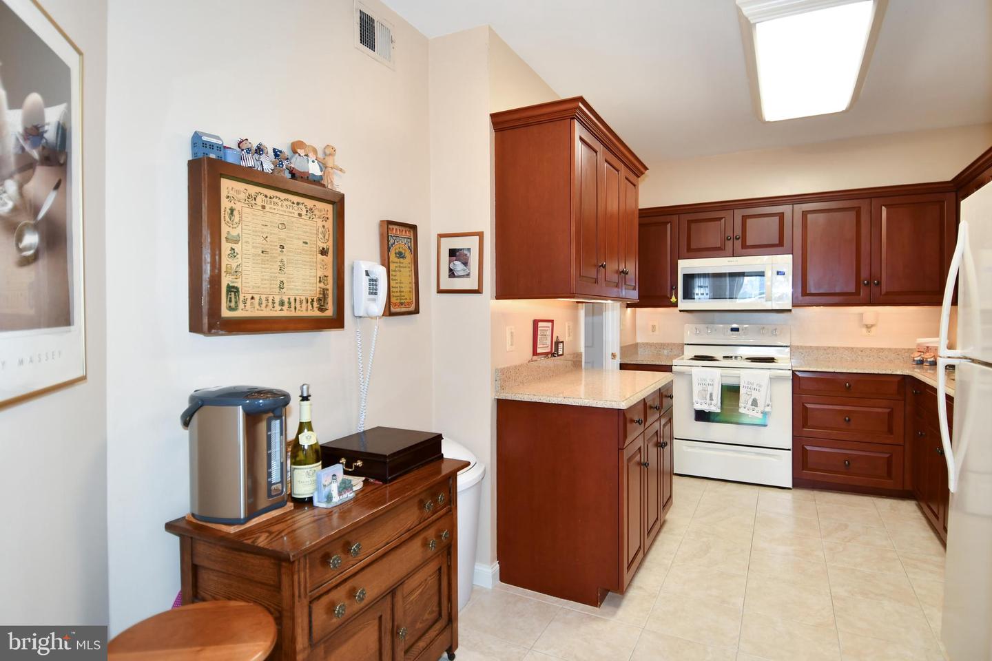 1250 S WASHINGTON ST #816, ALEXANDRIA, Virginia 22314, 2 Bedrooms Bedrooms, ,2 BathroomsBathrooms,Residential,For sale,1250 S WASHINGTON ST #816,VAAX2051734 MLS # VAAX2051734