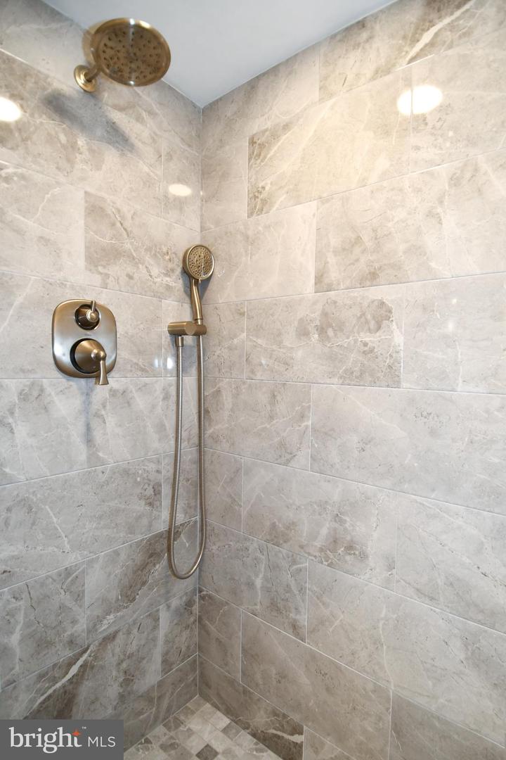 1250 S WASHINGTON ST #816, ALEXANDRIA, Virginia 22314, 2 Bedrooms Bedrooms, ,2 BathroomsBathrooms,Residential,For sale,1250 S WASHINGTON ST #816,VAAX2051734 MLS # VAAX2051734