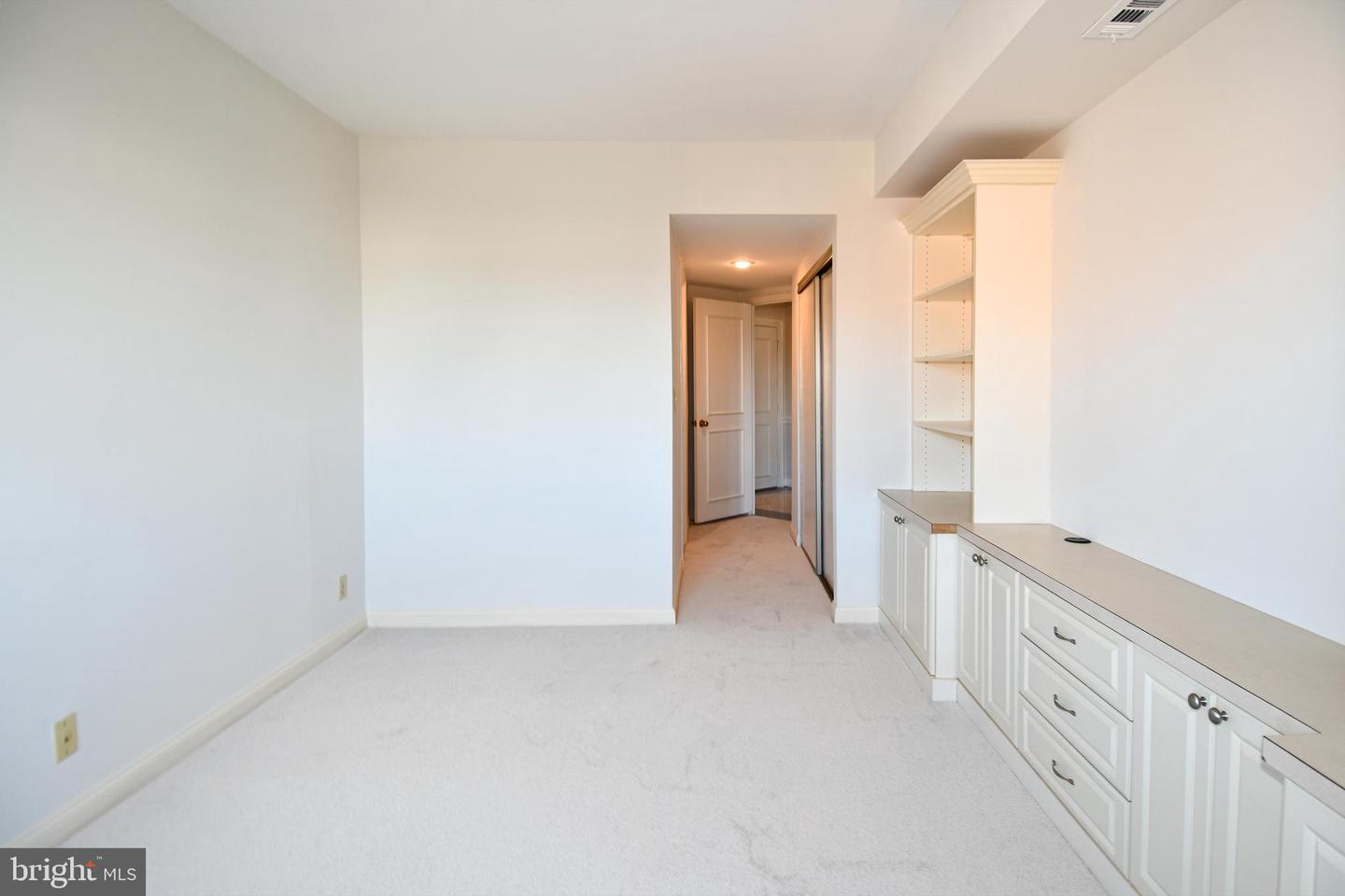 1250 S WASHINGTON ST #816, ALEXANDRIA, Virginia 22314, 2 Bedrooms Bedrooms, ,2 BathroomsBathrooms,Residential,For sale,1250 S WASHINGTON ST #816,VAAX2051734 MLS # VAAX2051734