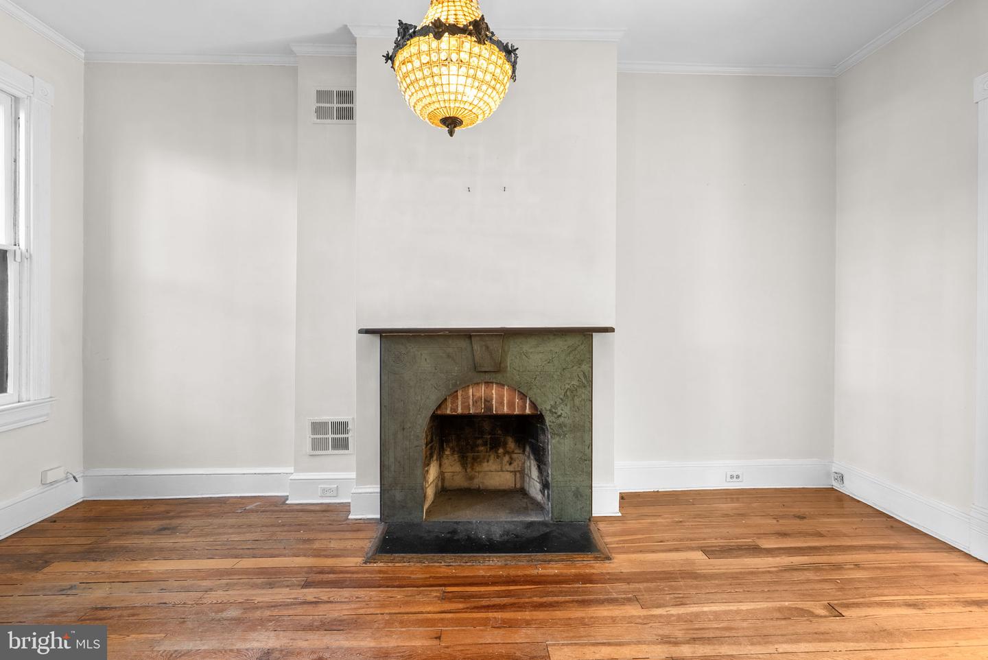 812 E ST SE, WASHINGTON, District Of Columbia 20003, 4 Bedrooms Bedrooms, ,3 BathroomsBathrooms,Residential,For sale,812 E ST SE,DCDC2231462 MLS # DCDC2231462