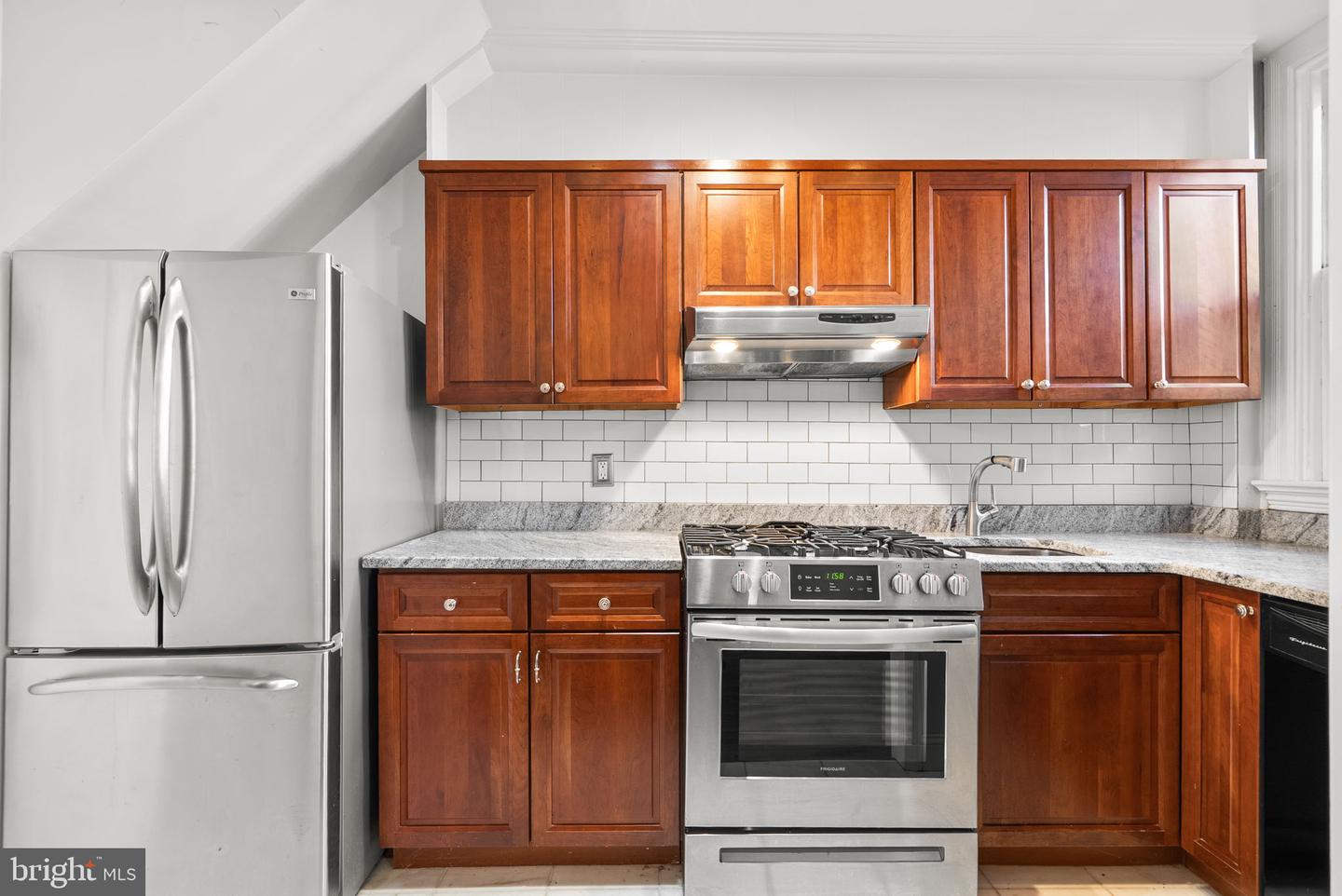 812 E ST SE, WASHINGTON, District Of Columbia 20003, 4 Bedrooms Bedrooms, ,3 BathroomsBathrooms,Residential,For sale,812 E ST SE,DCDC2231462 MLS # DCDC2231462