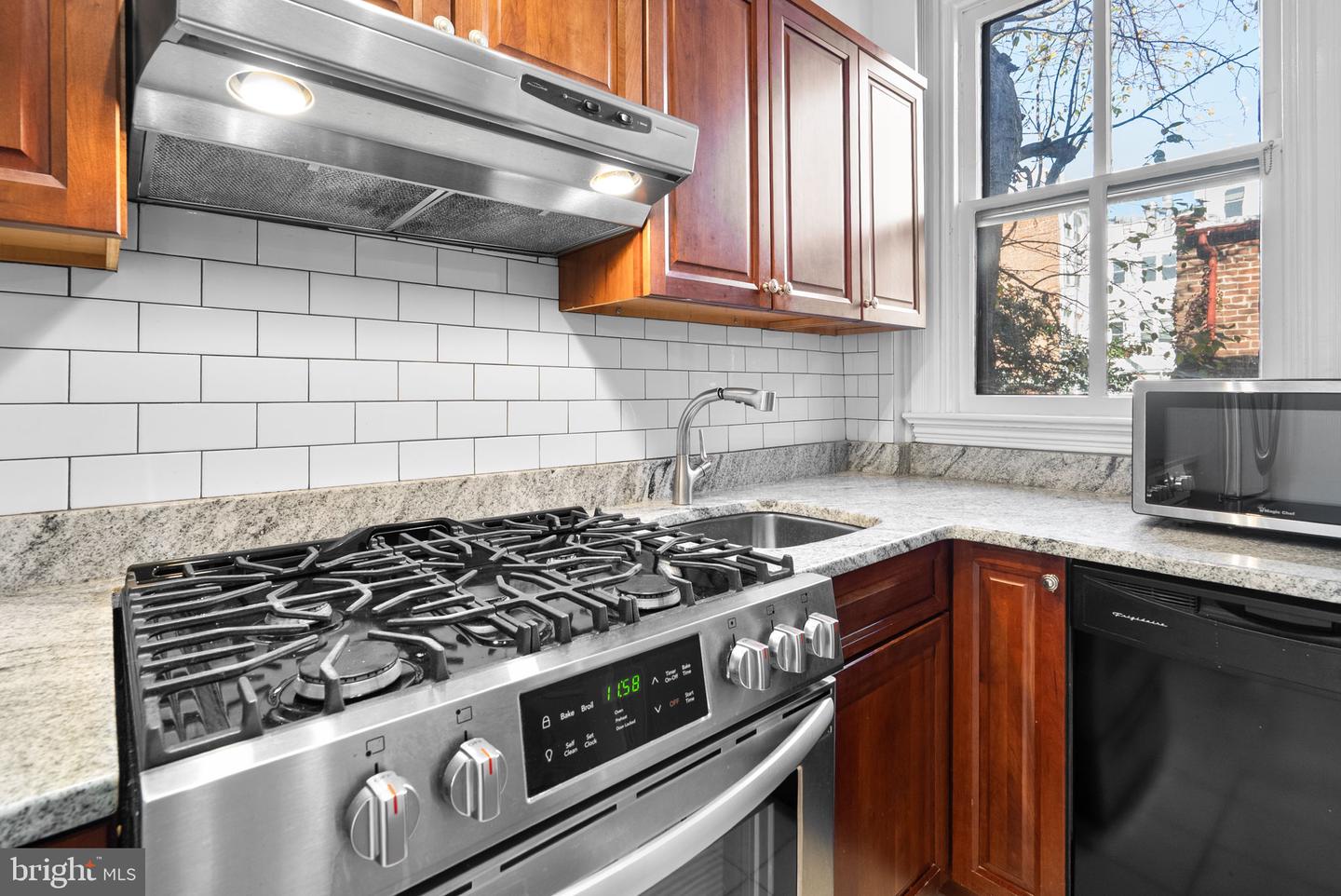 812 E ST SE, WASHINGTON, District Of Columbia 20003, 4 Bedrooms Bedrooms, ,3 BathroomsBathrooms,Residential,For sale,812 E ST SE,DCDC2231462 MLS # DCDC2231462