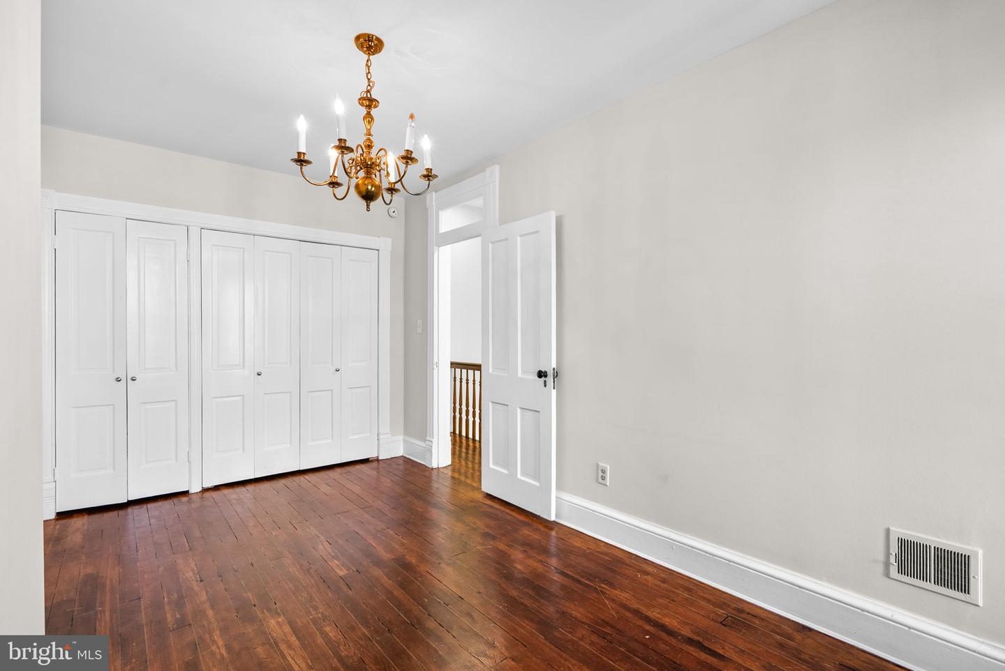 812 E ST SE, WASHINGTON, District Of Columbia 20003, 4 Bedrooms Bedrooms, ,3 BathroomsBathrooms,Residential,For sale,812 E ST SE,DCDC2231462 MLS # DCDC2231462