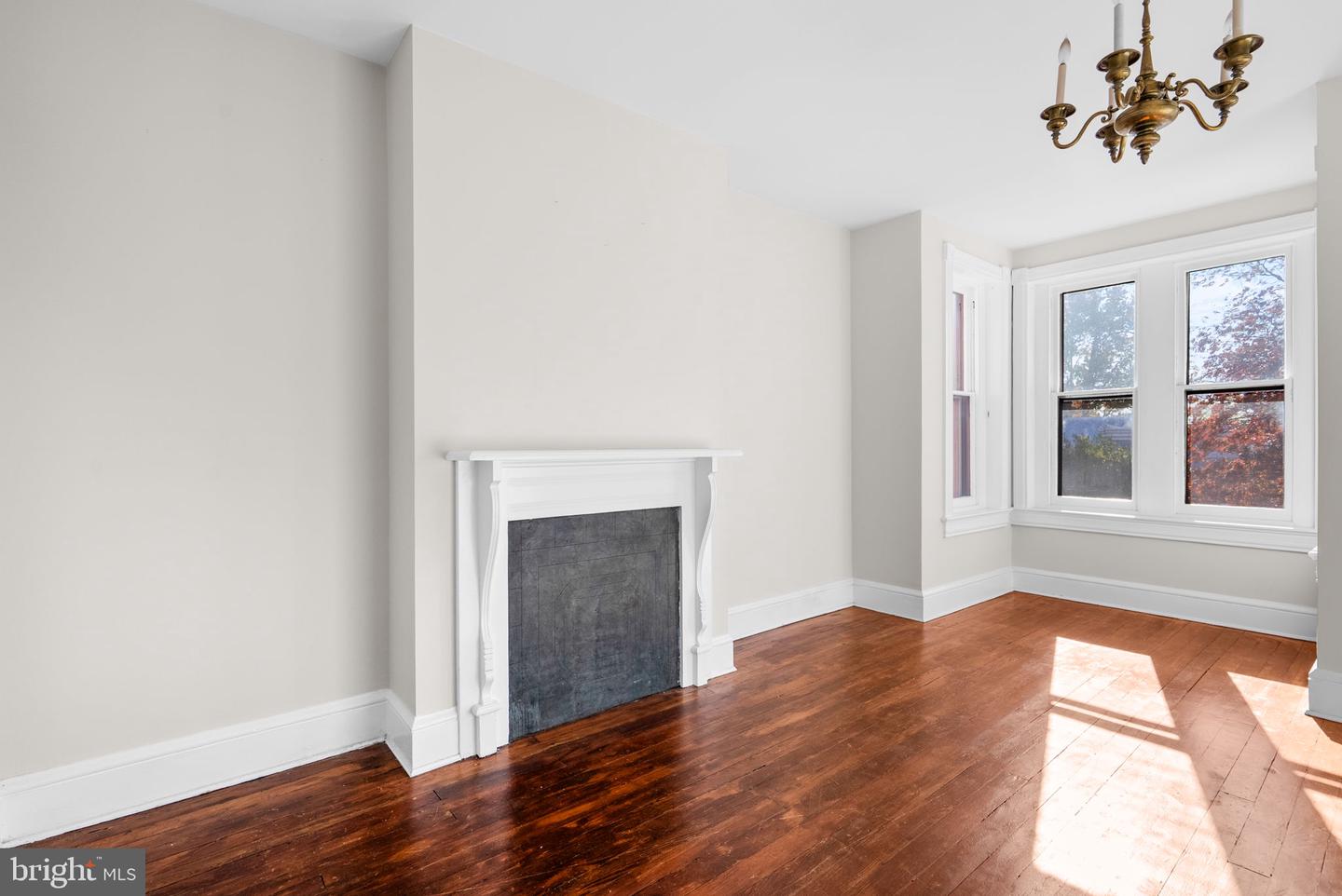 812 E ST SE, WASHINGTON, District Of Columbia 20003, 4 Bedrooms Bedrooms, ,3 BathroomsBathrooms,Residential,For sale,812 E ST SE,DCDC2231462 MLS # DCDC2231462