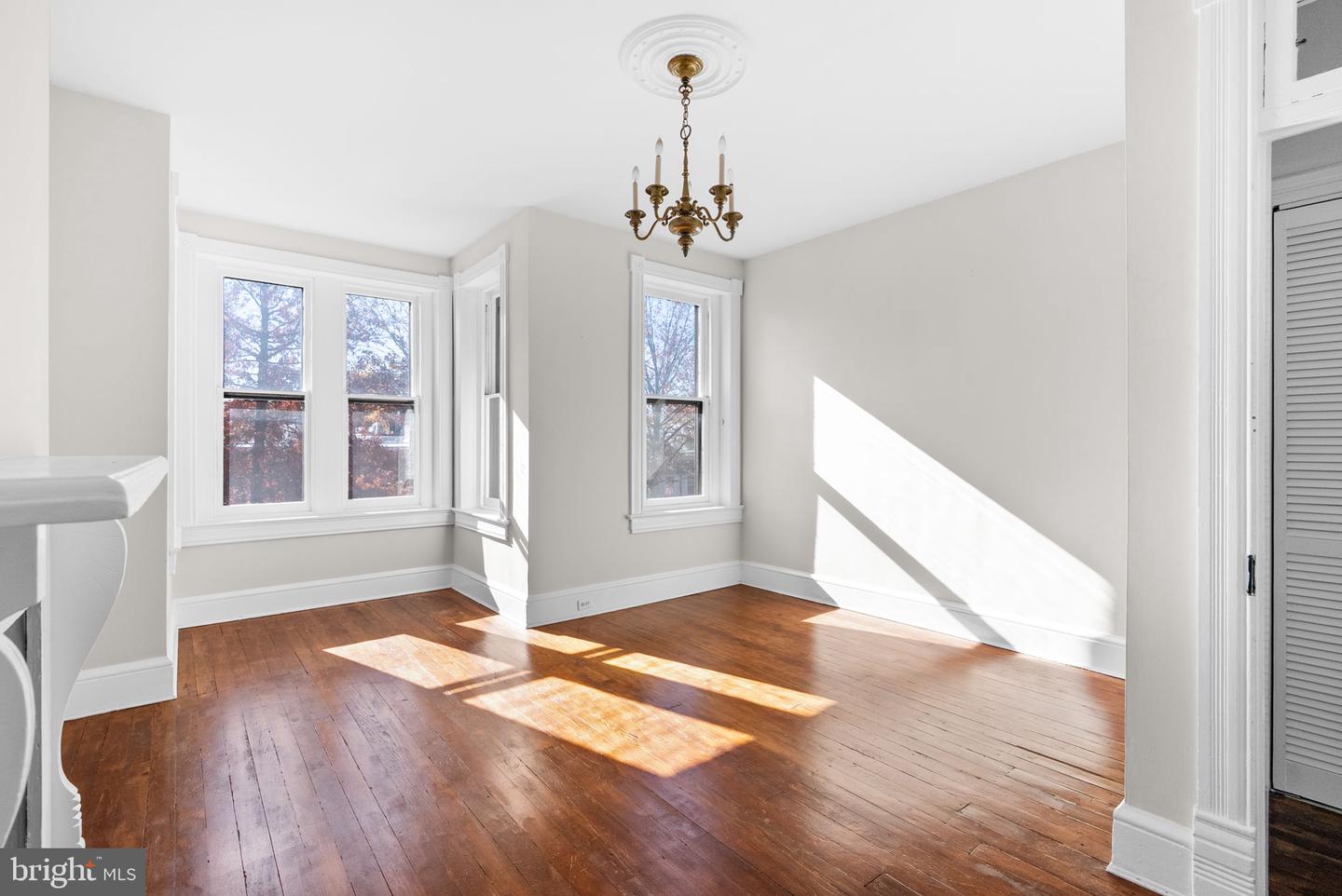 812 E ST SE, WASHINGTON, District Of Columbia 20003, 4 Bedrooms Bedrooms, ,3 BathroomsBathrooms,Residential,For sale,812 E ST SE,DCDC2231462 MLS # DCDC2231462