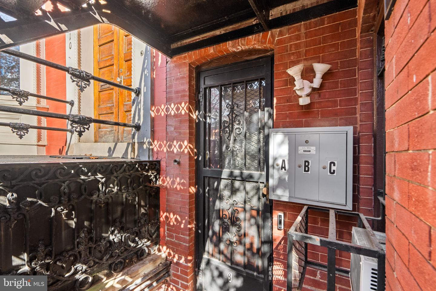 812 E ST SE, WASHINGTON, District Of Columbia 20003, 4 Bedrooms Bedrooms, ,3 BathroomsBathrooms,Residential,For sale,812 E ST SE,DCDC2231462 MLS # DCDC2231462