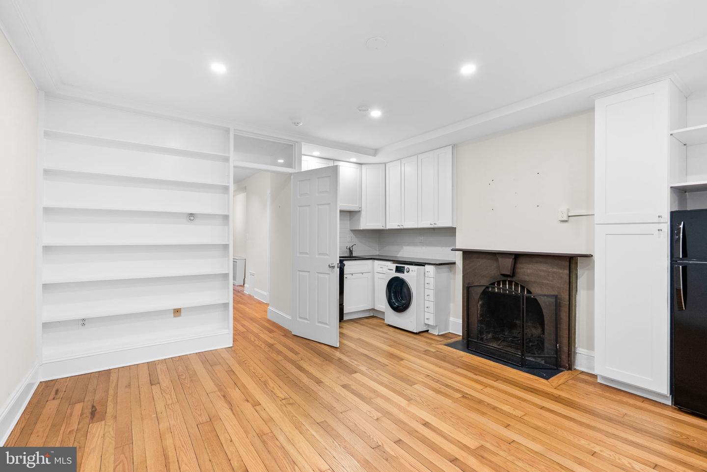 812 E ST SE, WASHINGTON, District Of Columbia 20003, 4 Bedrooms Bedrooms, ,3 BathroomsBathrooms,Residential,For sale,812 E ST SE,DCDC2231462 MLS # DCDC2231462