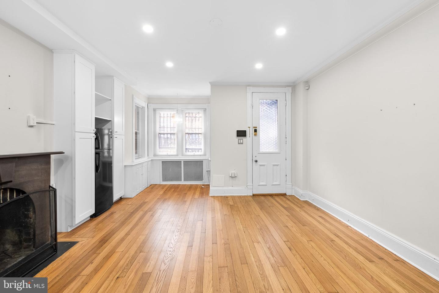 812 E ST SE, WASHINGTON, District Of Columbia 20003, 4 Bedrooms Bedrooms, ,3 BathroomsBathrooms,Residential,For sale,812 E ST SE,DCDC2231462 MLS # DCDC2231462