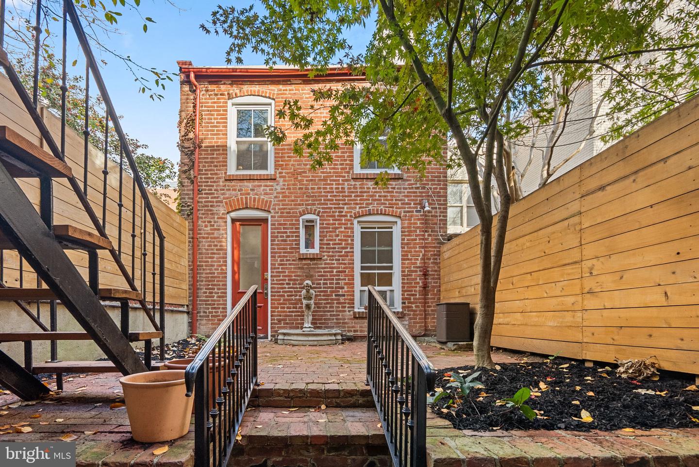 812 E ST SE, WASHINGTON, District Of Columbia 20003, 4 Bedrooms Bedrooms, ,3 BathroomsBathrooms,Residential,For sale,812 E ST SE,DCDC2231462 MLS # DCDC2231462