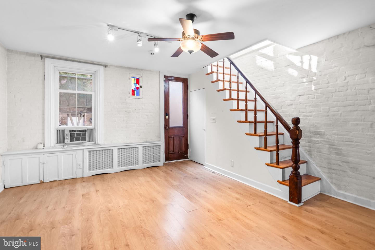812 E ST SE, WASHINGTON, District Of Columbia 20003, 4 Bedrooms Bedrooms, ,3 BathroomsBathrooms,Residential,For sale,812 E ST SE,DCDC2231462 MLS # DCDC2231462