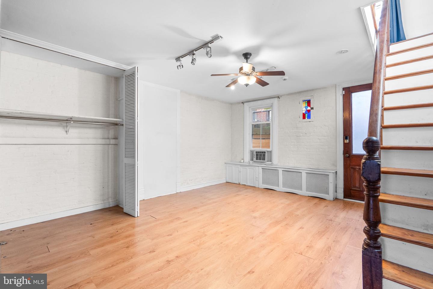 812 E ST SE, WASHINGTON, District Of Columbia 20003, 4 Bedrooms Bedrooms, ,3 BathroomsBathrooms,Residential,For sale,812 E ST SE,DCDC2231462 MLS # DCDC2231462