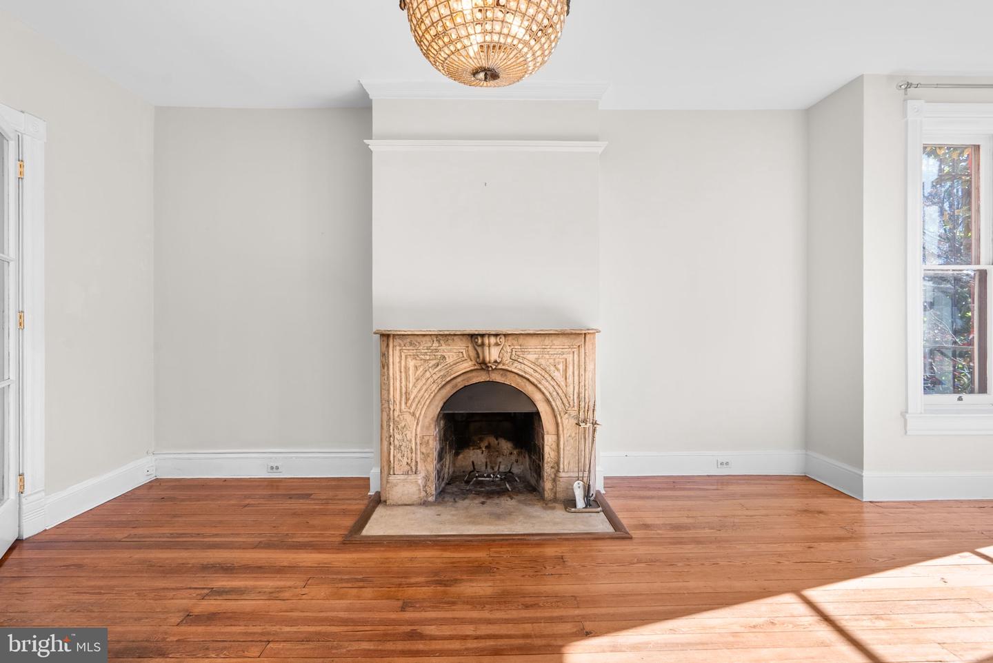 812 E ST SE, WASHINGTON, District Of Columbia 20003, 4 Bedrooms Bedrooms, ,3 BathroomsBathrooms,Residential,For sale,812 E ST SE,DCDC2231462 MLS # DCDC2231462