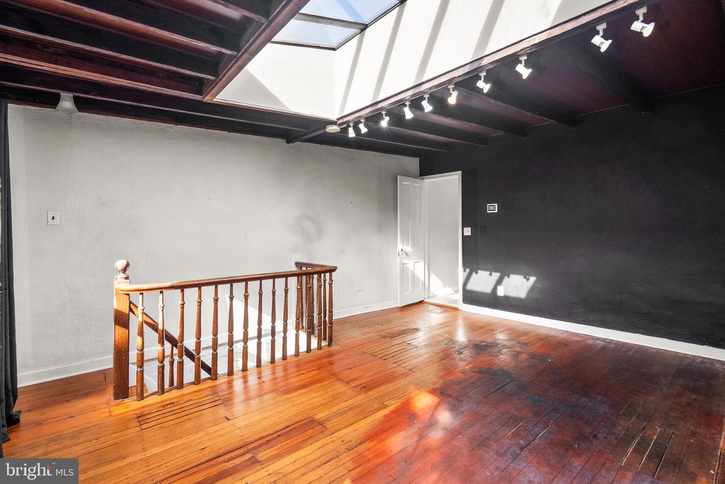 812 E ST SE, WASHINGTON, District Of Columbia 20003, 4 Bedrooms Bedrooms, ,3 BathroomsBathrooms,Residential,For sale,812 E ST SE,DCDC2231462 MLS # DCDC2231462