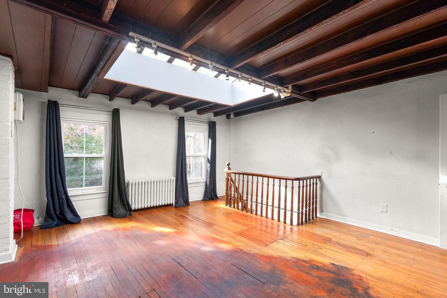 812 E ST SE, WASHINGTON, District Of Columbia 20003, 4 Bedrooms Bedrooms, ,3 BathroomsBathrooms,Residential,For sale,812 E ST SE,DCDC2231462 MLS # DCDC2231462