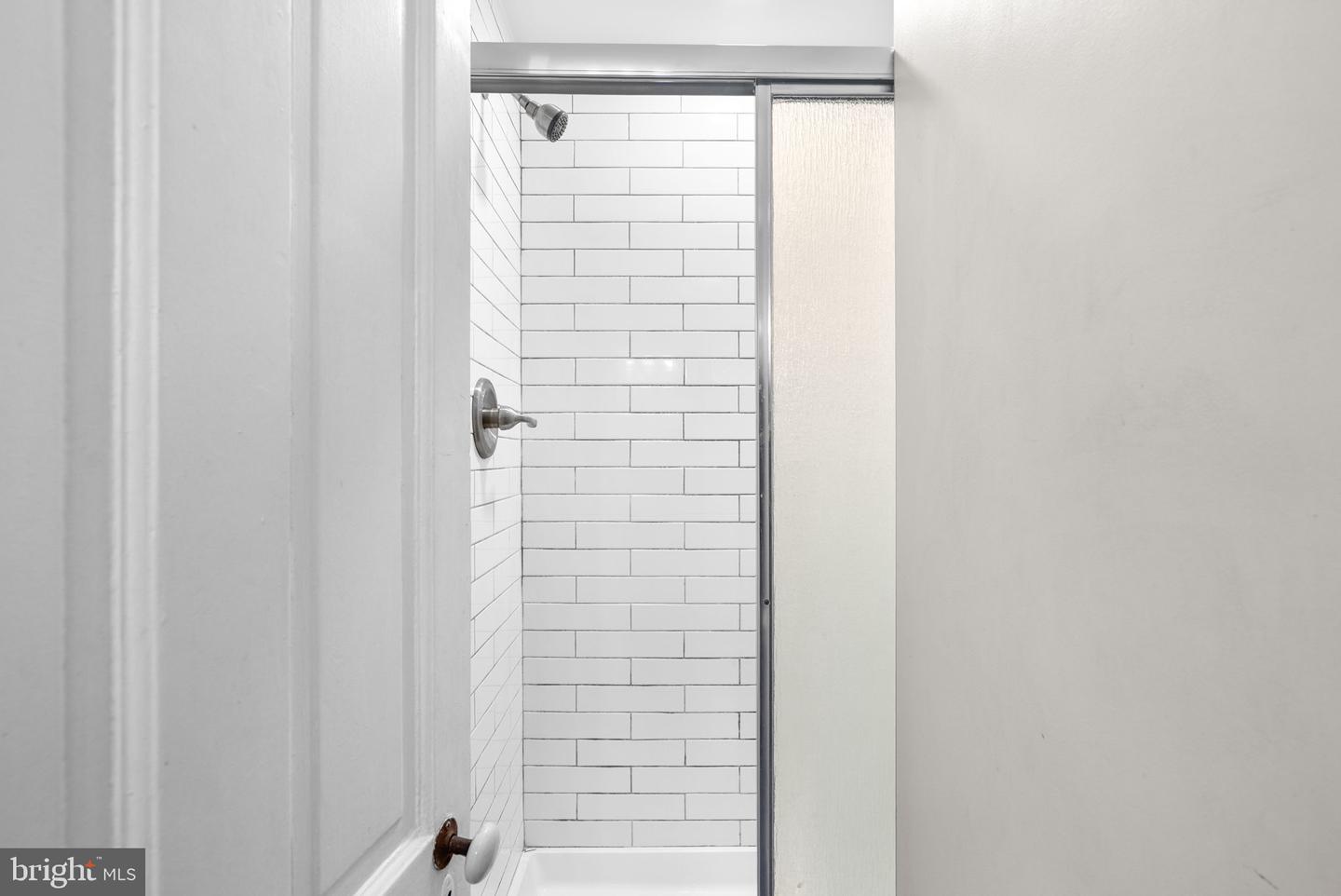 812 E ST SE, WASHINGTON, District Of Columbia 20003, 4 Bedrooms Bedrooms, ,3 BathroomsBathrooms,Residential,For sale,812 E ST SE,DCDC2231462 MLS # DCDC2231462