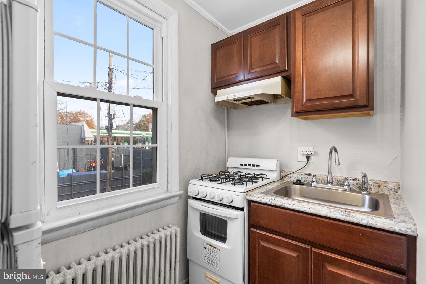 812 E ST SE, WASHINGTON, District Of Columbia 20003, 4 Bedrooms Bedrooms, ,3 BathroomsBathrooms,Residential,For sale,812 E ST SE,DCDC2231462 MLS # DCDC2231462