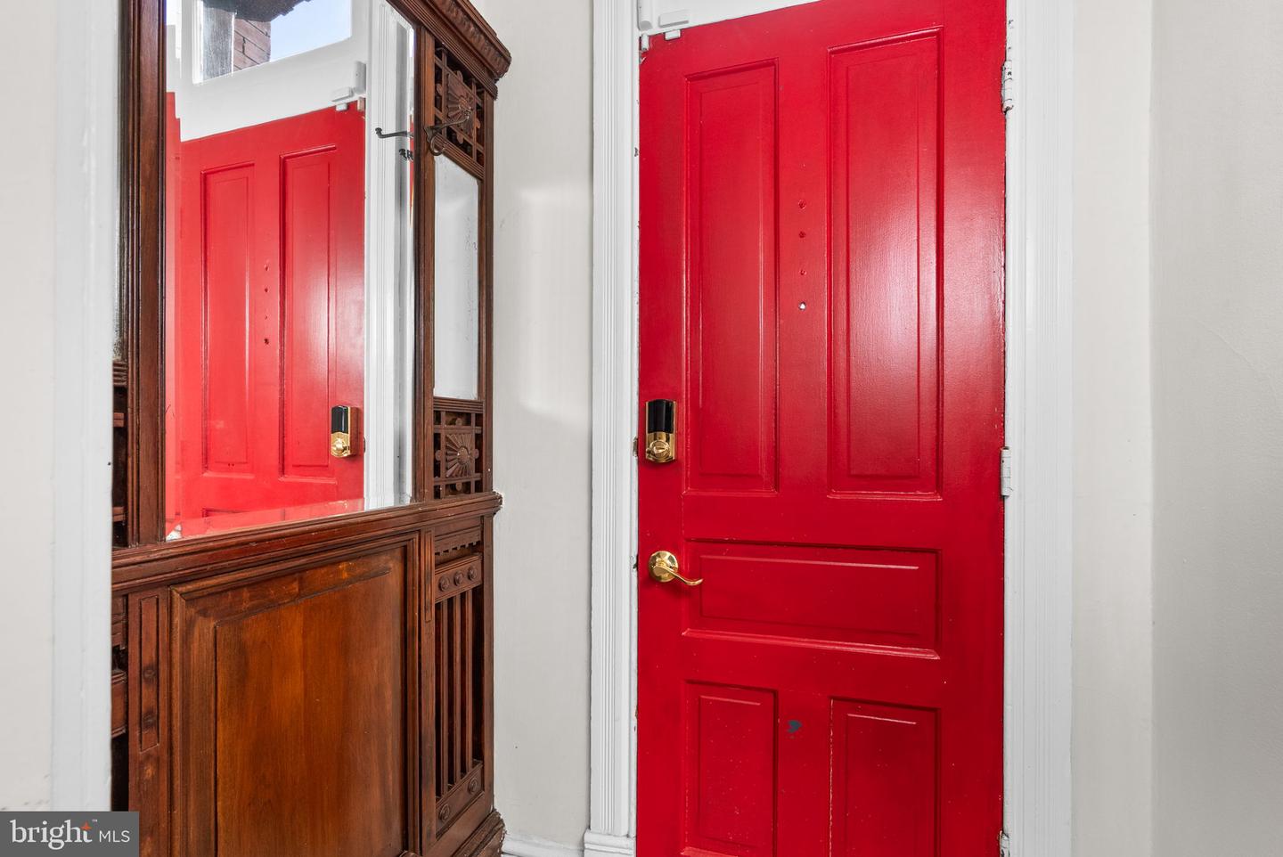 812 E ST SE, WASHINGTON, District Of Columbia 20003, 4 Bedrooms Bedrooms, ,3 BathroomsBathrooms,Residential,For sale,812 E ST SE,DCDC2231462 MLS # DCDC2231462