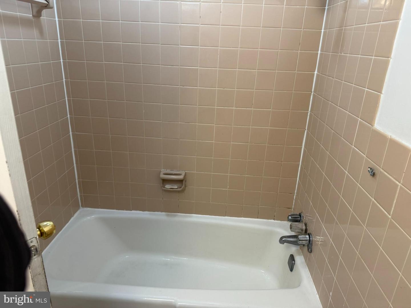 5340 HOLMES RUN PKWY #1215, ALEXANDRIA, Virginia 22304, 2 Bedrooms Bedrooms, 8 Rooms Rooms,2 BathroomsBathrooms,Residential,For sale,5340 HOLMES RUN PKWY #1215,VAAX2051762 MLS # VAAX2051762