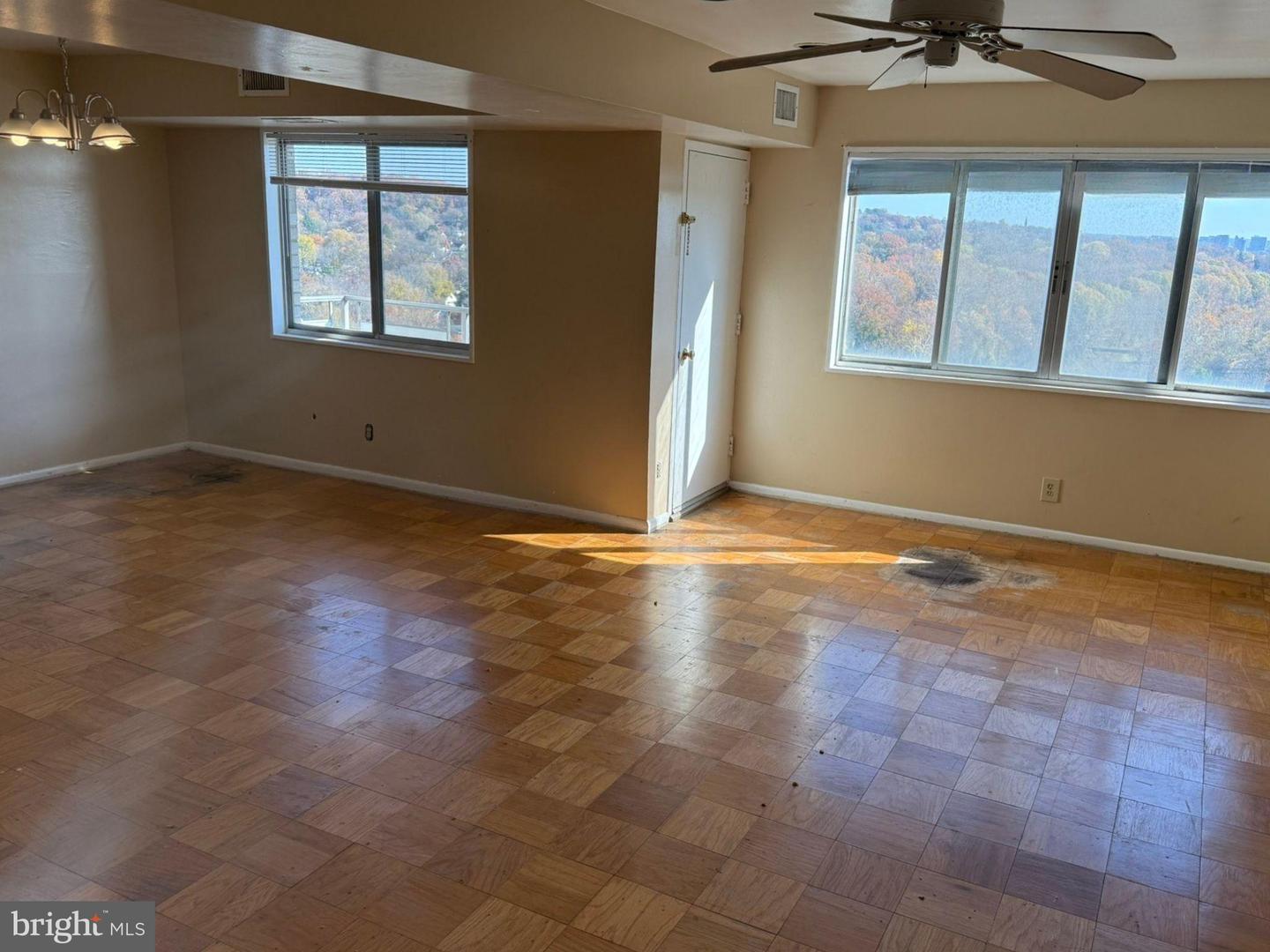 5340 HOLMES RUN PKWY #1215, ALEXANDRIA, Virginia 22304, 2 Bedrooms Bedrooms, 8 Rooms Rooms,2 BathroomsBathrooms,Residential,For sale,5340 HOLMES RUN PKWY #1215,VAAX2051762 MLS # VAAX2051762