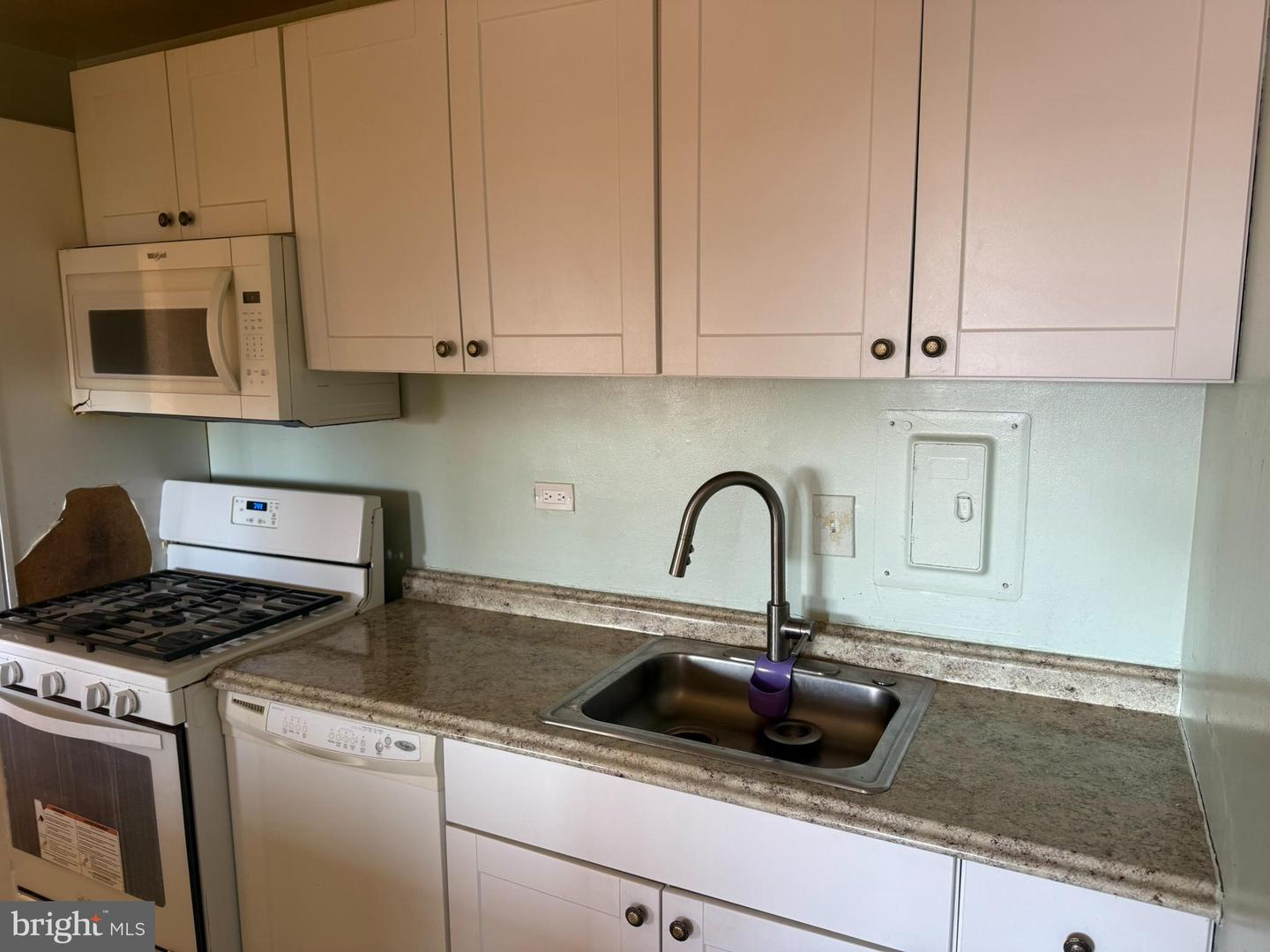 5340 HOLMES RUN PKWY #1215, ALEXANDRIA, Virginia 22304, 2 Bedrooms Bedrooms, 8 Rooms Rooms,2 BathroomsBathrooms,Residential,For sale,5340 HOLMES RUN PKWY #1215,VAAX2051762 MLS # VAAX2051762