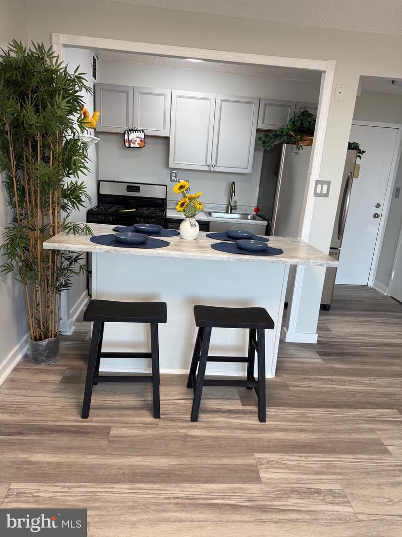 2500 N VAN DORN ST #1409, ALEXANDRIA, Virginia 22302, 1 Bedroom Bedrooms, ,1 BathroomBathrooms,Residential,For sale,2500 N VAN DORN ST #1409,VAAX2051768 MLS # VAAX2051768