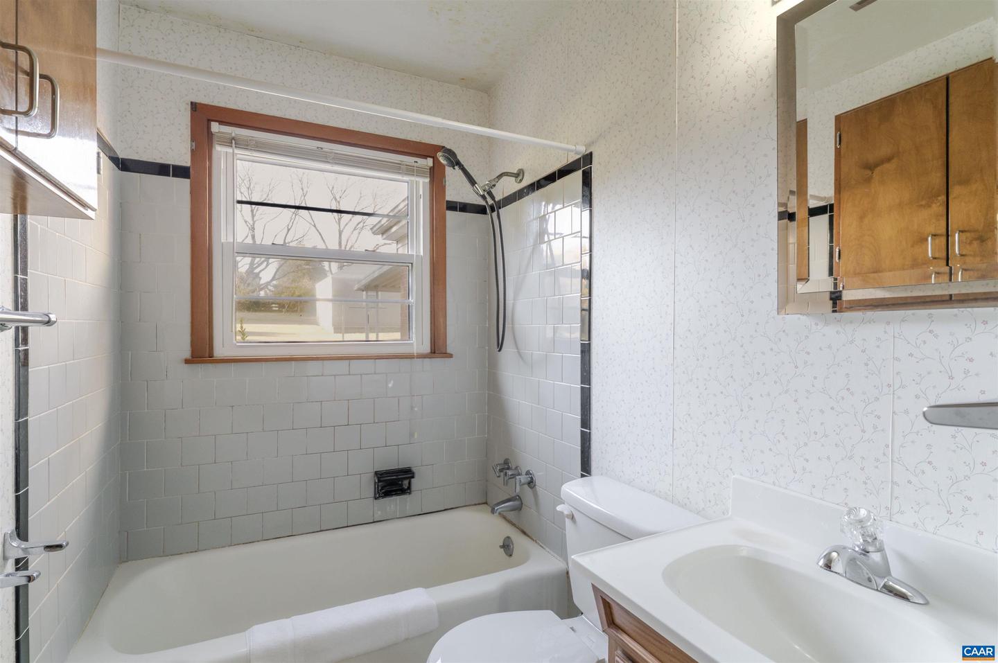 1007 SAINT CLAIR AVE, CHARLOTTESVILLE, Virginia 22901, 3 Bedrooms Bedrooms, ,2 BathroomsBathrooms,Residential,For sale,1007 SAINT CLAIR AVE,671033 MLS # 671033 1007 SAINT CLAIR AVE, CHARLOTTESVILLE, Virginia 22901, 3 Bedrooms Bedrooms, ,2 BathroomsBathrooms,Residential,For sale,1007 SAINT CLAIR AVE,671033 MLS # 671033