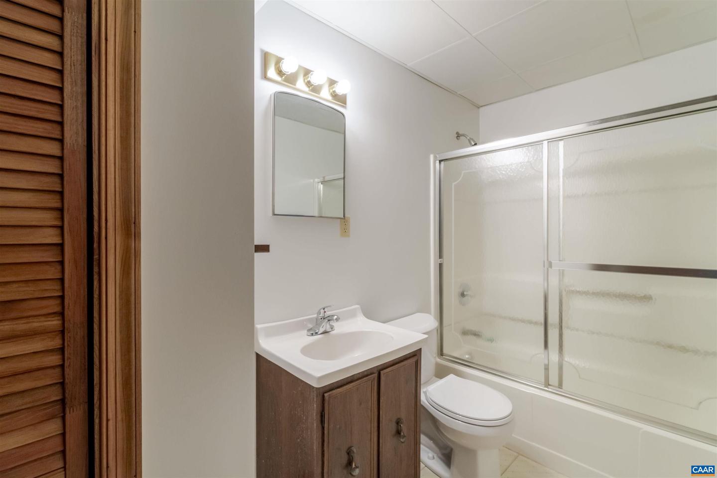 1007 SAINT CLAIR AVE, CHARLOTTESVILLE, Virginia 22901, 3 Bedrooms Bedrooms, ,2 BathroomsBathrooms,Residential,For sale,1007 SAINT CLAIR AVE,671033 MLS # 671033 1007 SAINT CLAIR AVE, CHARLOTTESVILLE, Virginia 22901, 3 Bedrooms Bedrooms, ,2 BathroomsBathrooms,Residential,For sale,1007 SAINT CLAIR AVE,671033 MLS # 671033