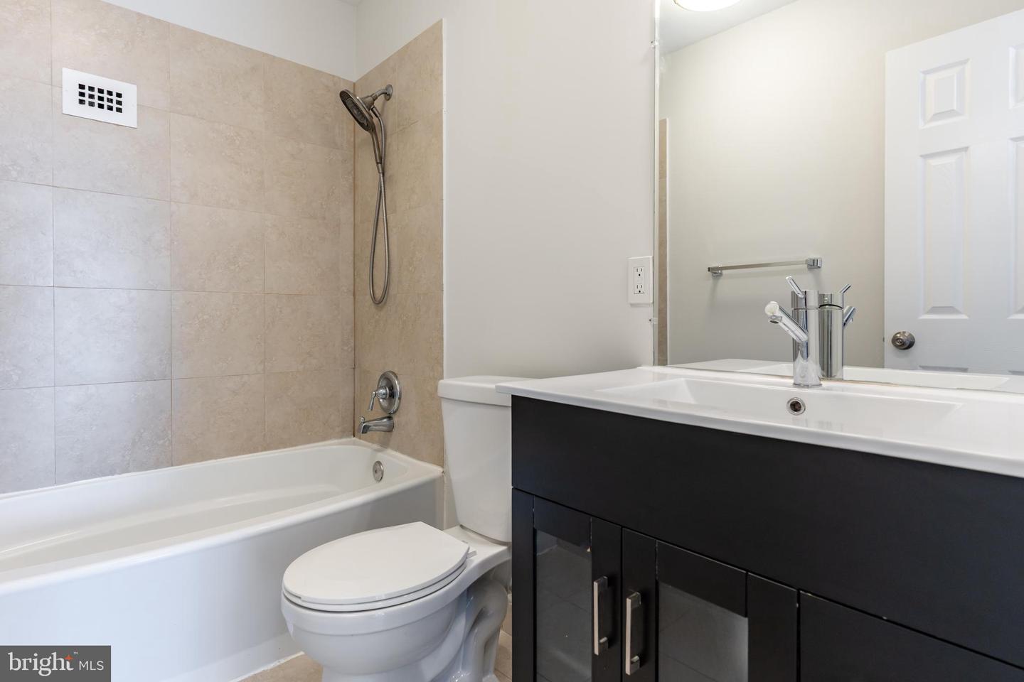4241 COLUMBIA PIKE #601, ARLINGTON, Virginia 22204, 2 Bedrooms Bedrooms, ,2 BathroomsBathrooms,Residential,For sale,4241 COLUMBIA PIKE #601,VAAR2066006 MLS # VAAR2066006