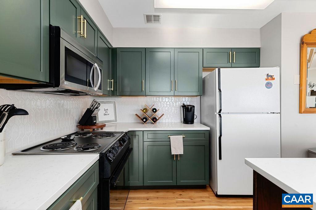 1933 HIGH RIDGE PL CONDOS, WINTERGREEN RESORT, Virginia 22958, 2 Bedrooms Bedrooms, ,2 BathroomsBathrooms,Residential,For sale,1933 HIGH RIDGE PL CONDOS,671034 MLS # 671034 1933 HIGH RIDGE PL CONDOS, WINTERGREEN RESORT, Virginia 22958, 2 Bedrooms Bedrooms, ,2 BathroomsBathrooms,Residential,For sale,1933 HIGH RIDGE PL CONDOS,671034 MLS # 671034