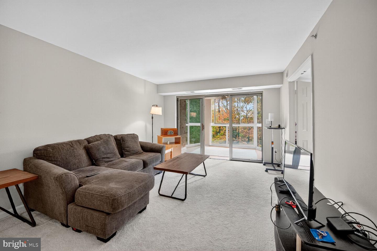 19385 CYPRESS RIDGE TER #404, LEESBURG, Virginia 20176, 2 Bedrooms Bedrooms, ,2 BathroomsBathrooms,Residential,For sale,19385 CYPRESS RIDGE TER #404,VALO2111106 MLS # VALO2111106