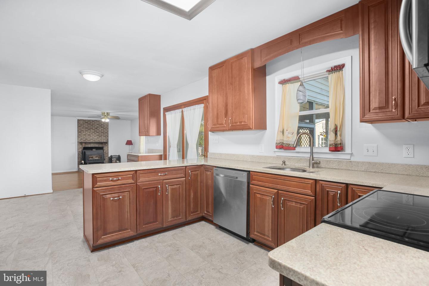 5721 UP A WAY DR, FREDERICKSBURG, Virginia 22407, 4 Bedrooms Bedrooms, ,2 BathroomsBathrooms,Residential,For sale,5721 UP A WAY DR,VASP2037570 MLS # VASP2037570