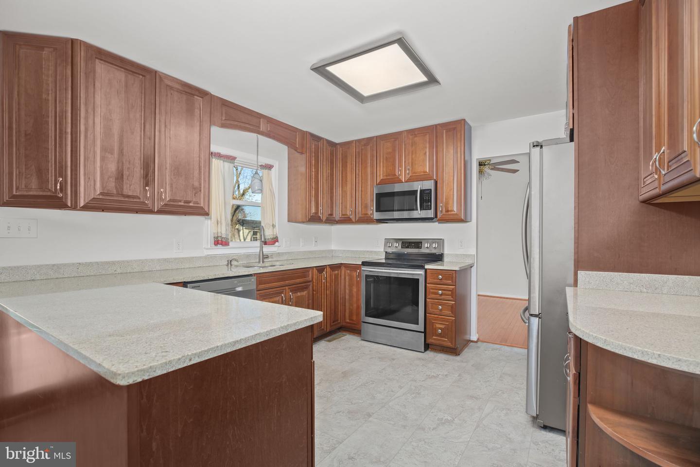 5721 UP A WAY DR, FREDERICKSBURG, Virginia 22407, 4 Bedrooms Bedrooms, ,2 BathroomsBathrooms,Residential,For sale,5721 UP A WAY DR,VASP2037570 MLS # VASP2037570