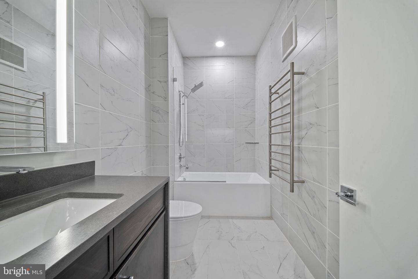 625 SLATERS LN #402, ALEXANDRIA, Virginia 22314, 3 Bedrooms Bedrooms, 3 Rooms Rooms,2 BathroomsBathrooms,Residential,For sale,625 SLATERS LN #402,VAAX2051754 MLS # VAAX2051754 625 SLATERS LN #402, ALEXANDRIA, Virginia 22314, 3 Bedrooms Bedrooms, 3 Rooms Rooms,2 BathroomsBathrooms,Residential,For sale,625 SLATERS LN #402,VAAX2051754 MLS # VAAX2051754